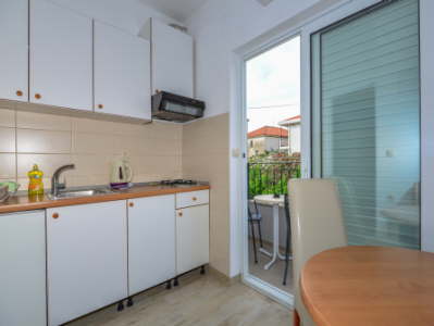 Apt 1 pro 2+1 os, 1.p, balkn sm?rem na mo?e