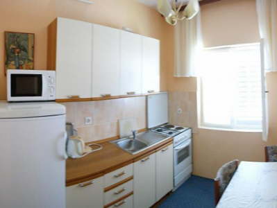 Apartmn (2+1 os) a (2+1 os) 2 koupelny, balkn, 2. patro