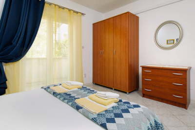 Apartmn 2 (2+2 os.), 1. patro, jih