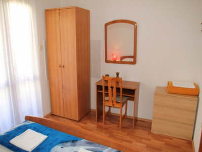 Apartmn 2 (2+2 os), 1. patro, terasa, vhled na mo?e