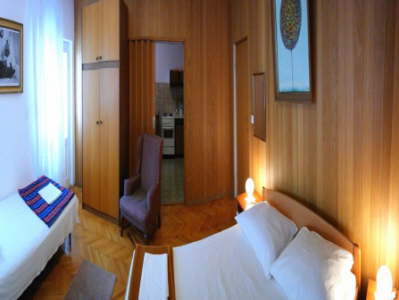 Apartmn (3+2 os) kuchy?, koupelna+wc, balkn, obvac pokoj, 2. patro