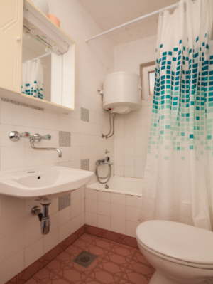 Apartmn 3 os., odd?len lo?nice, terasa, 30 m2, s kuchyn na terase