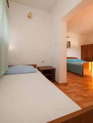 Apartmn 3 os., odd?len lo?nice, terasa, 30 m2, s kuchyn na terase