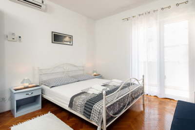 Apartmn 4 (2+1 os.), 2. patro, jih