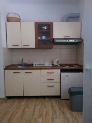 Apt 4 pro 2 os, p?zem, terasa sm?r na Biokovo