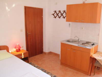 Apartmn 4 studio (2 os), 1. patro, terasa, vhled na mo?e