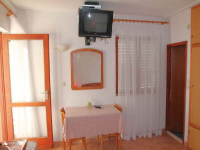 Apartmn 4 studio (2 os), 1. patro, terasa, vhled na mo?e