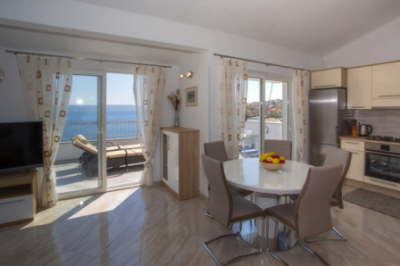 Apartmn 6 (4+2 os), 3. patro