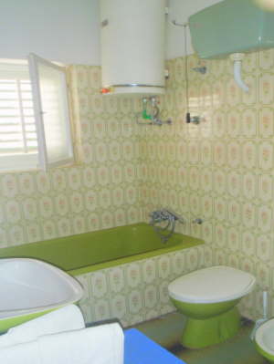 Pokoj (2 os) wc, koupelna, lednice, varn konev, 2. patro